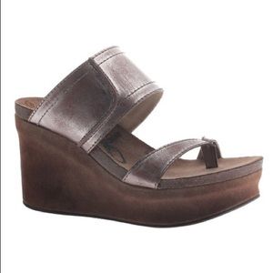 OTBT new with box Brookfield Pewter Wedges